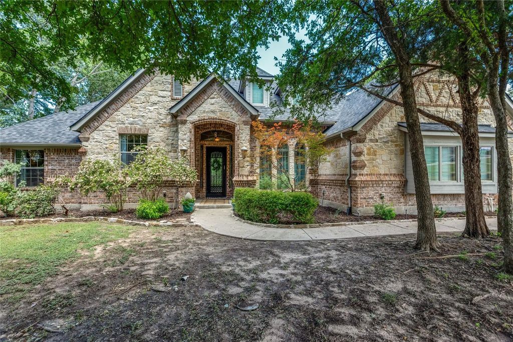 10208 Drop Tine Court, Fort Worth