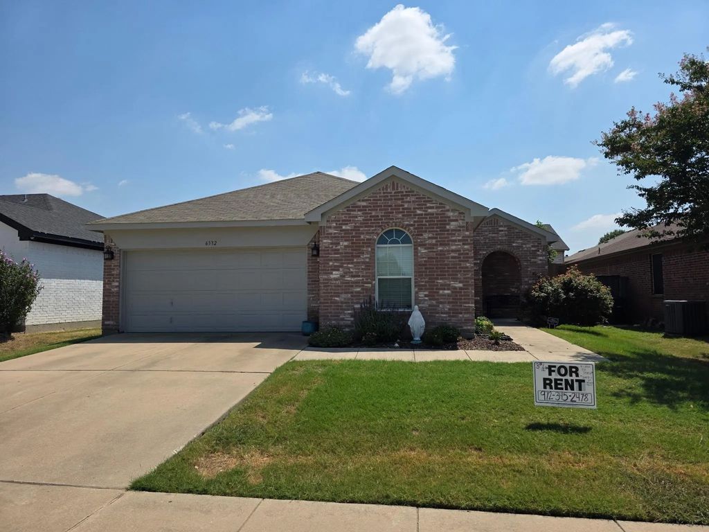 6332 Waterhill Lane, Fort Worth