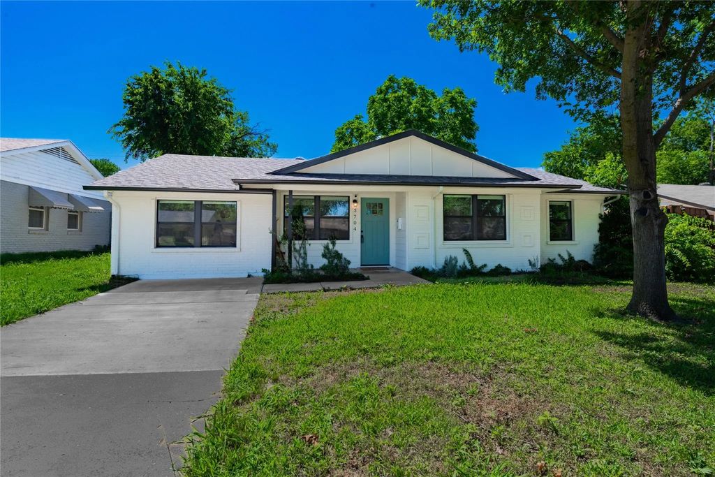 3704 Strayhorn Drive, Mesquite