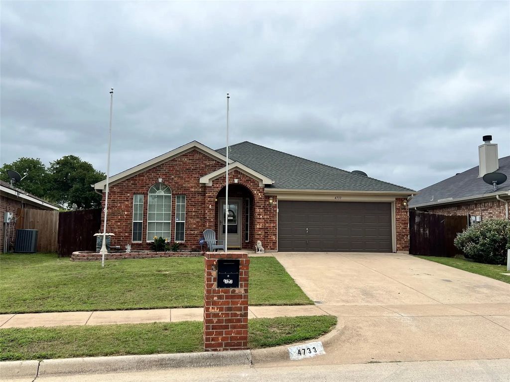 4733 Topaz Lane, Granbury