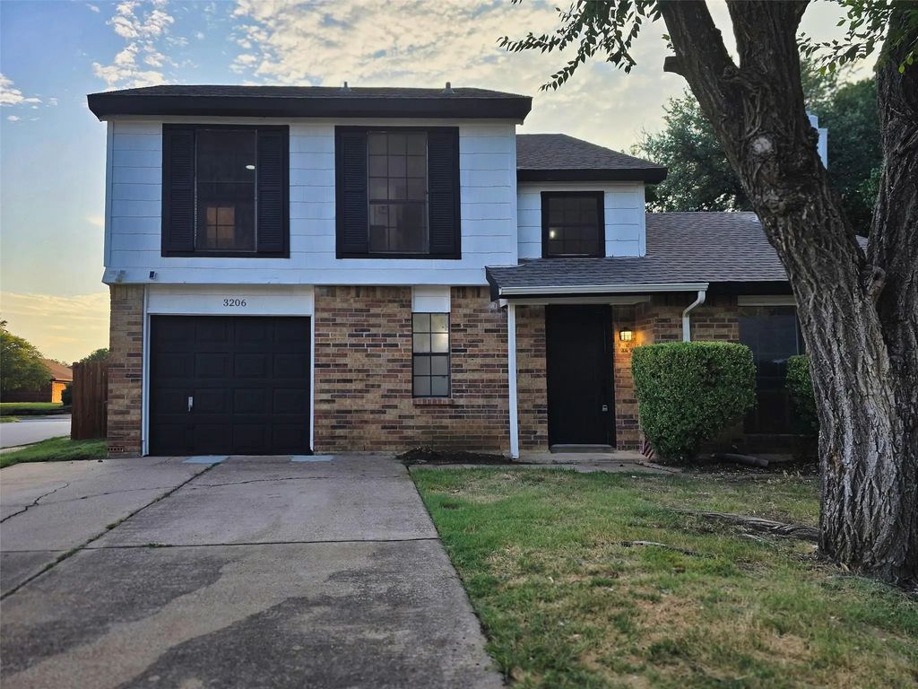 3206 Galemeadow Drive, Fort Worth