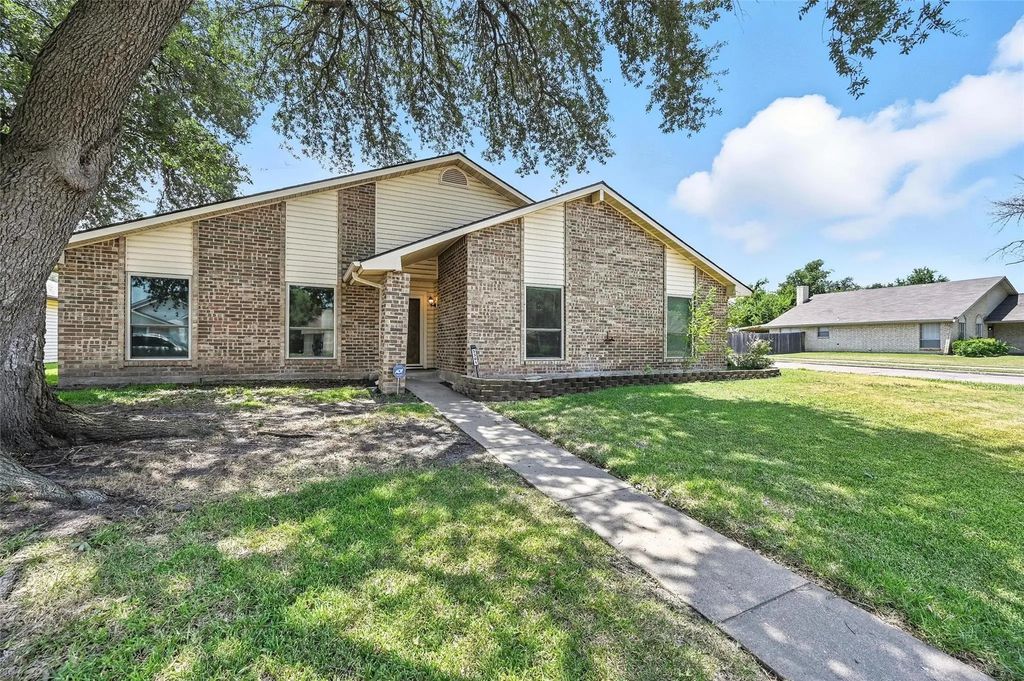 5301 Barcelona Drive, Garland