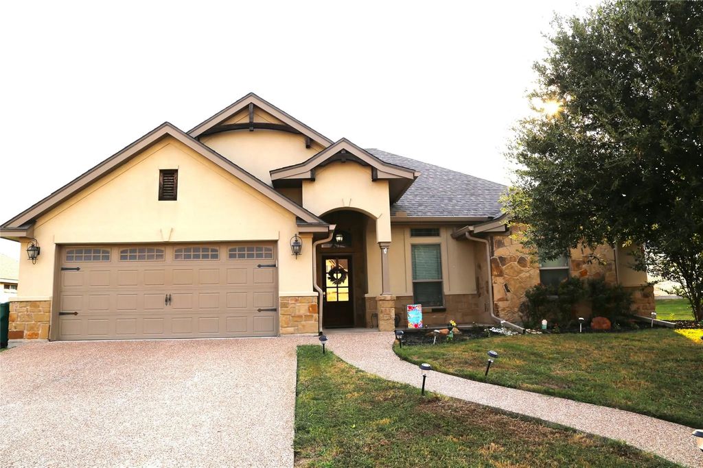 382 Violet Drive, Robinson