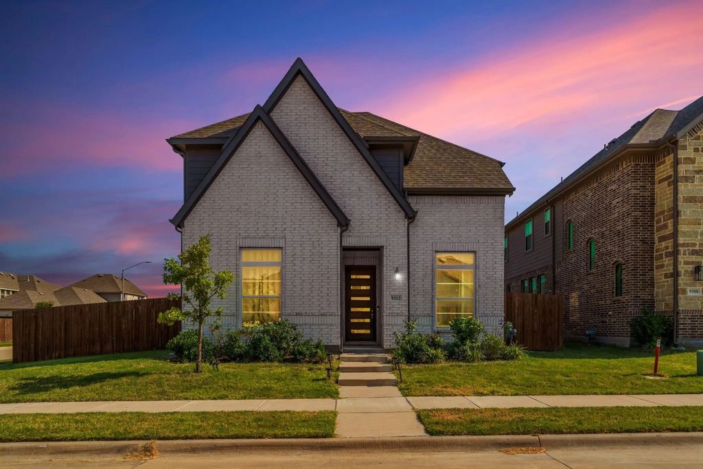 9312 Sunrise Trail, Fort Worth
