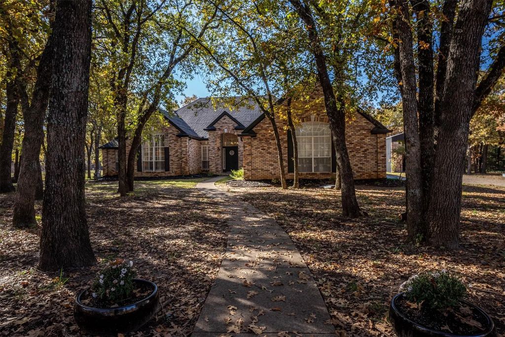 230 River Oaks Drive, Combine