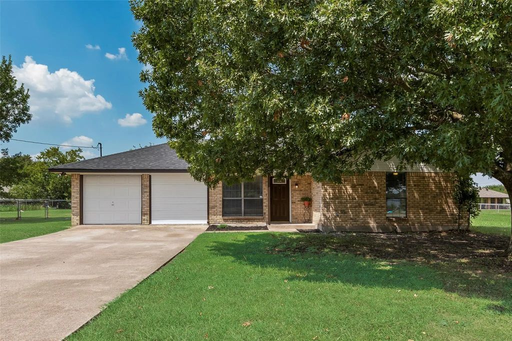 817 Eastridge Circle, Red Oak