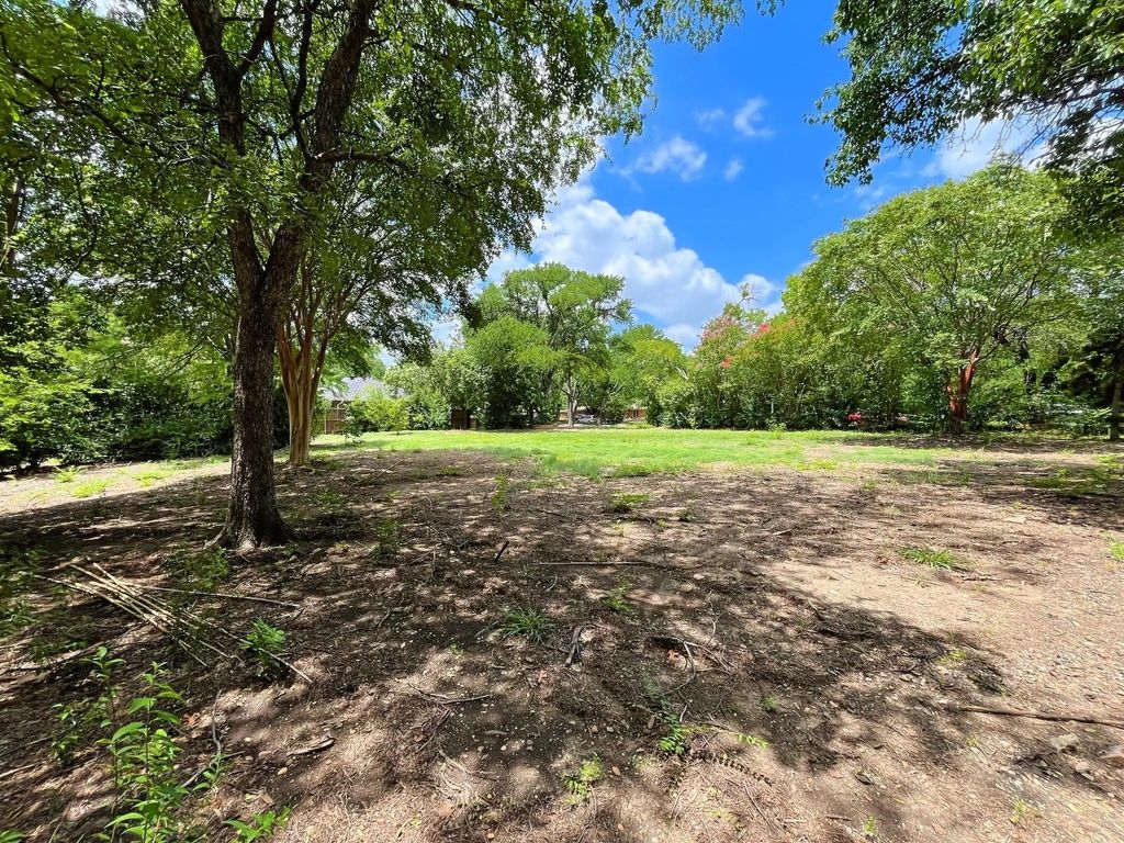 7058 Spring Valley Road, Dallas