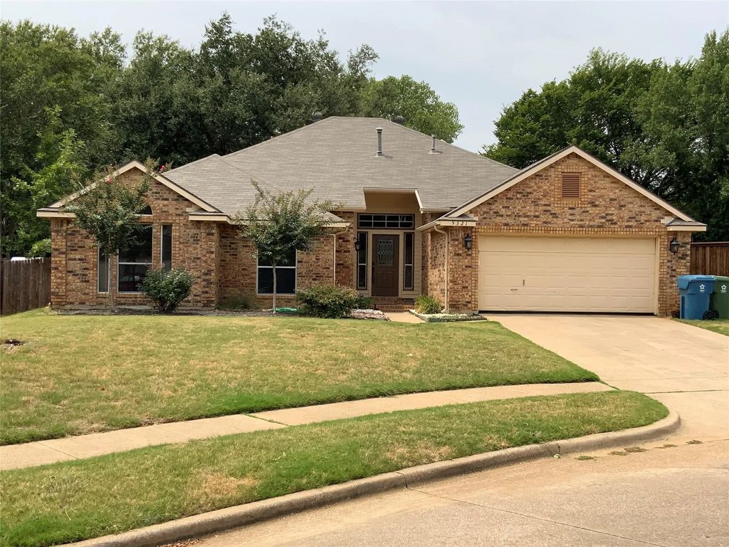5321 Meadow Chase Lane, Flower Mound