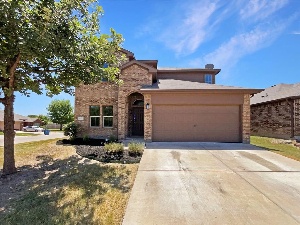 661 Cameron Way, Azle