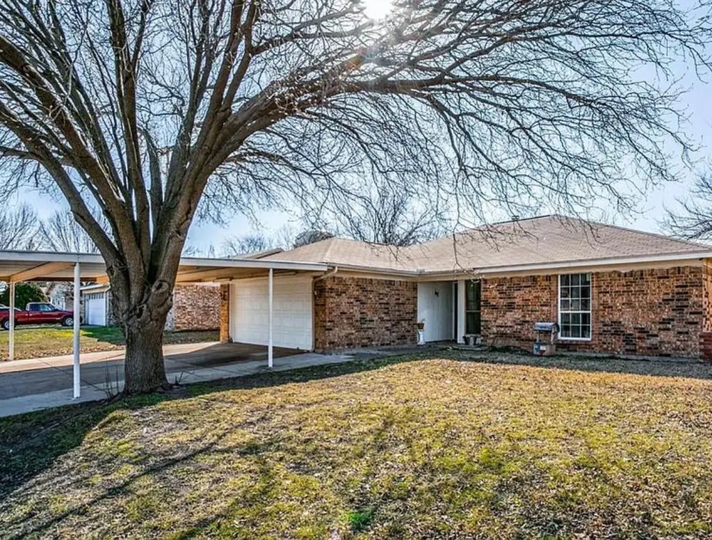 1213 Dennis Drive, Saginaw