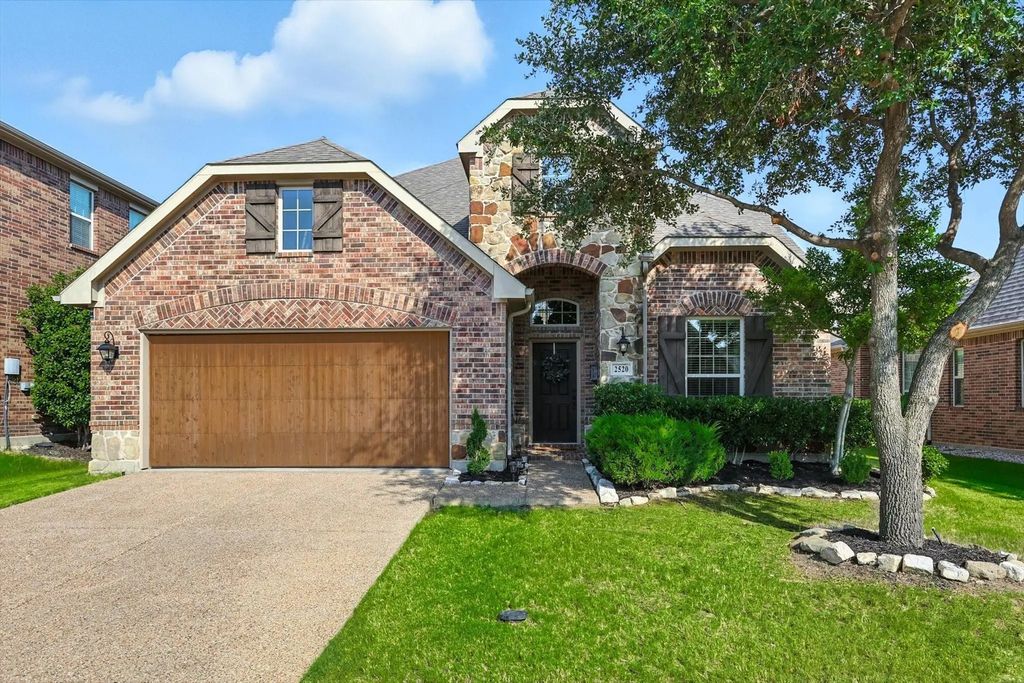 2520 Brandon Drive, Lewisville