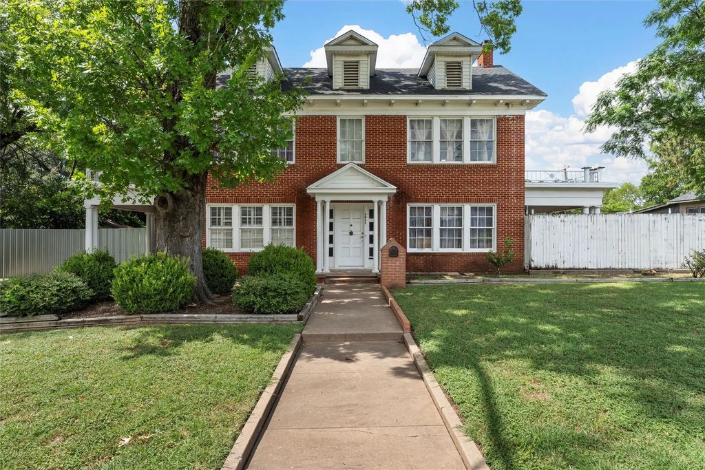 1811 Colcord Avenue, Waco