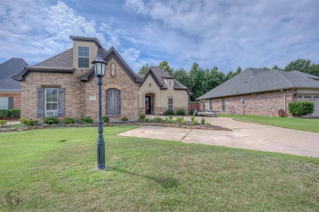 334 Wood Springs, Haughton