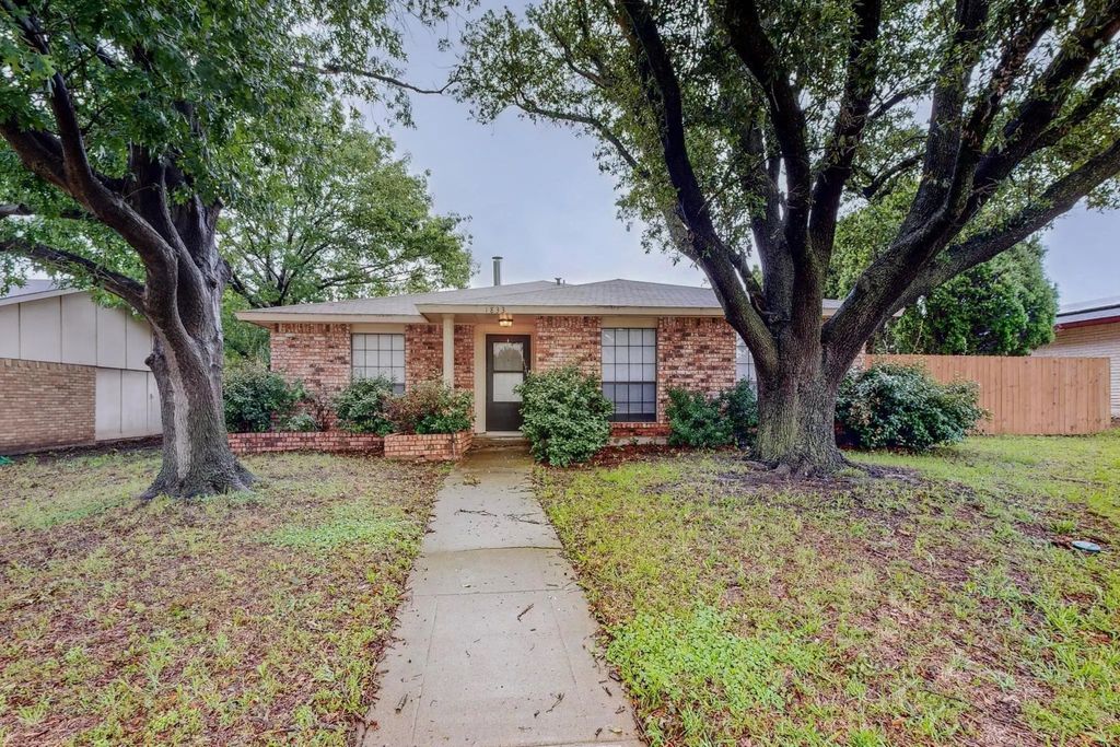 1833 Cumberland Trail, Plano