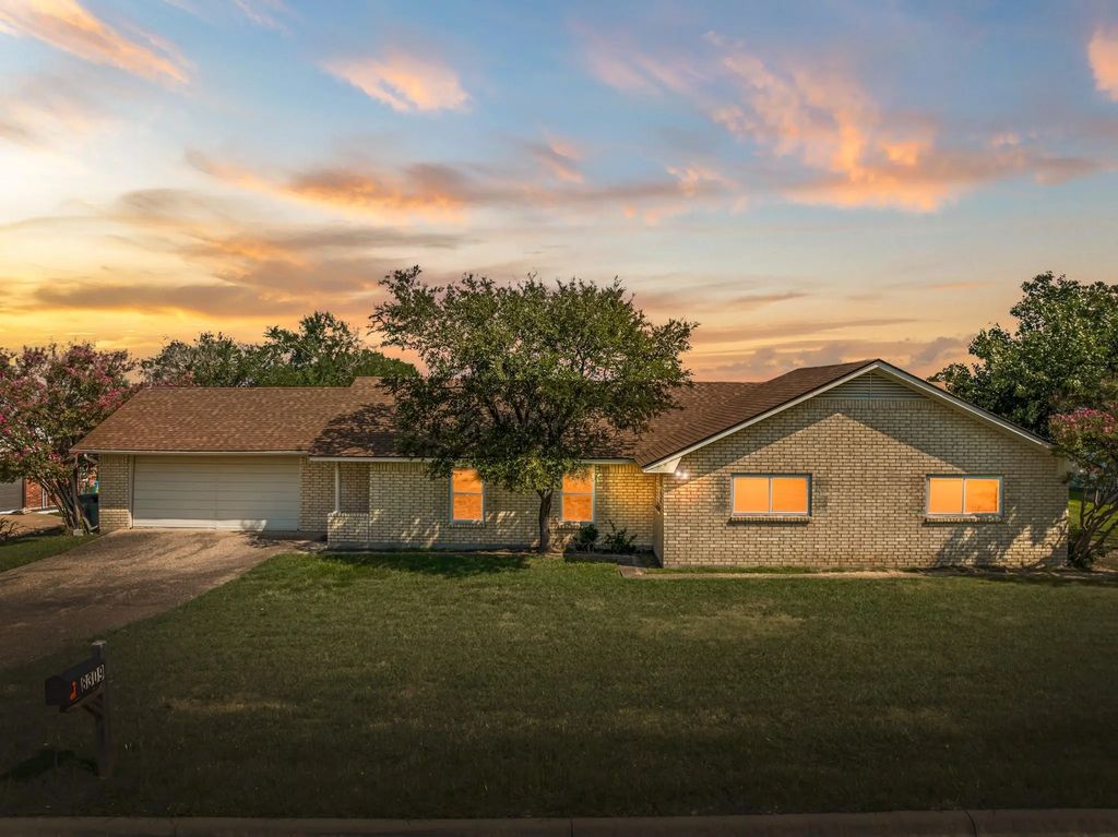 8309 Gatecrest Drive, Woodway