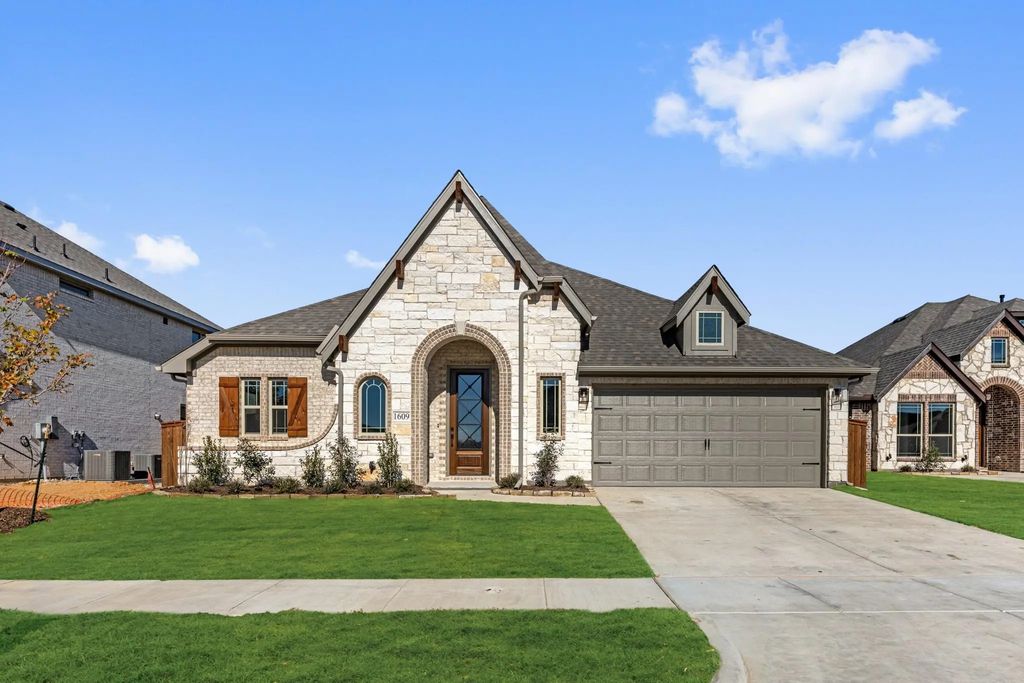 1609 Community Drive, Cedar Hill