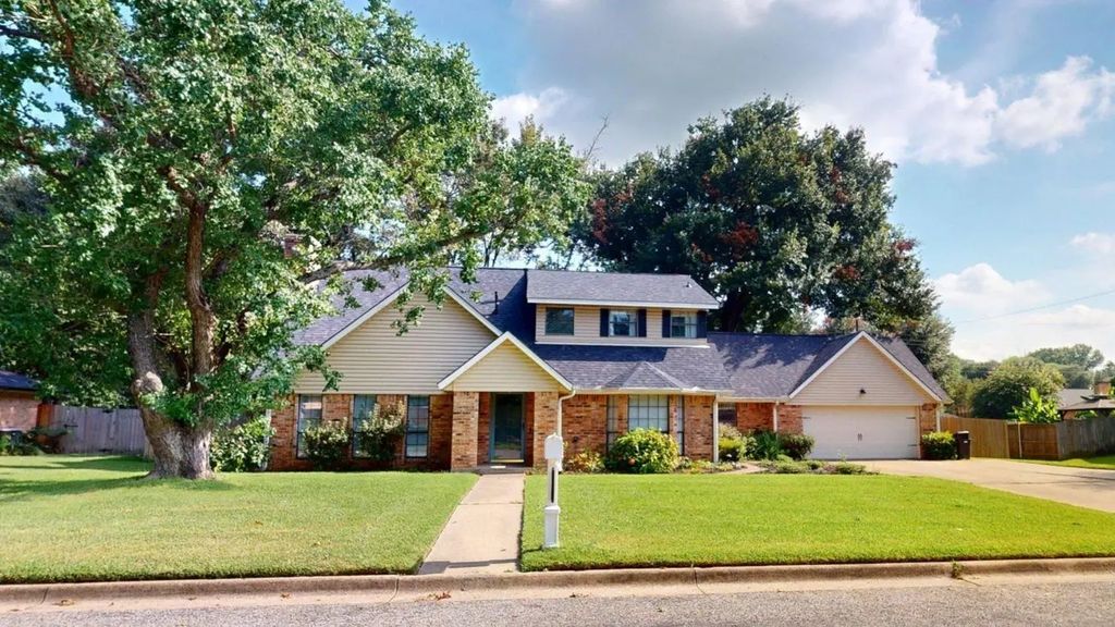 908 Rolling Drive, Athens