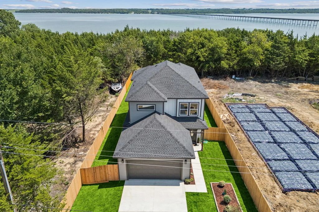 236 Hilltop Drive, Ennis