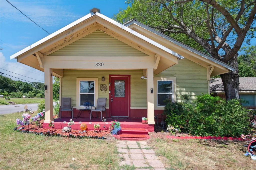 820 Lakey Street, Denton