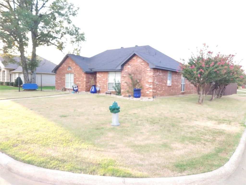 3795 Village Bend Drive, Paris