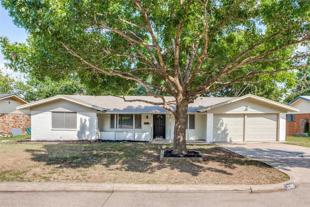 5700 Waltham Avenue, Fort Worth