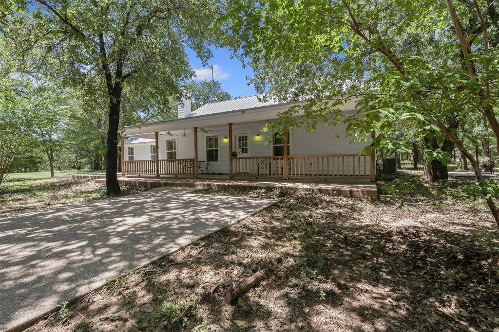 415 Private Road 1400 W, Morgan