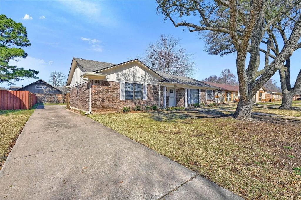 2924 Mimosa Drive, Sherman