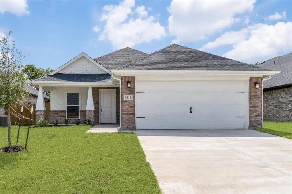 1613 Aleia Cove, Sherman