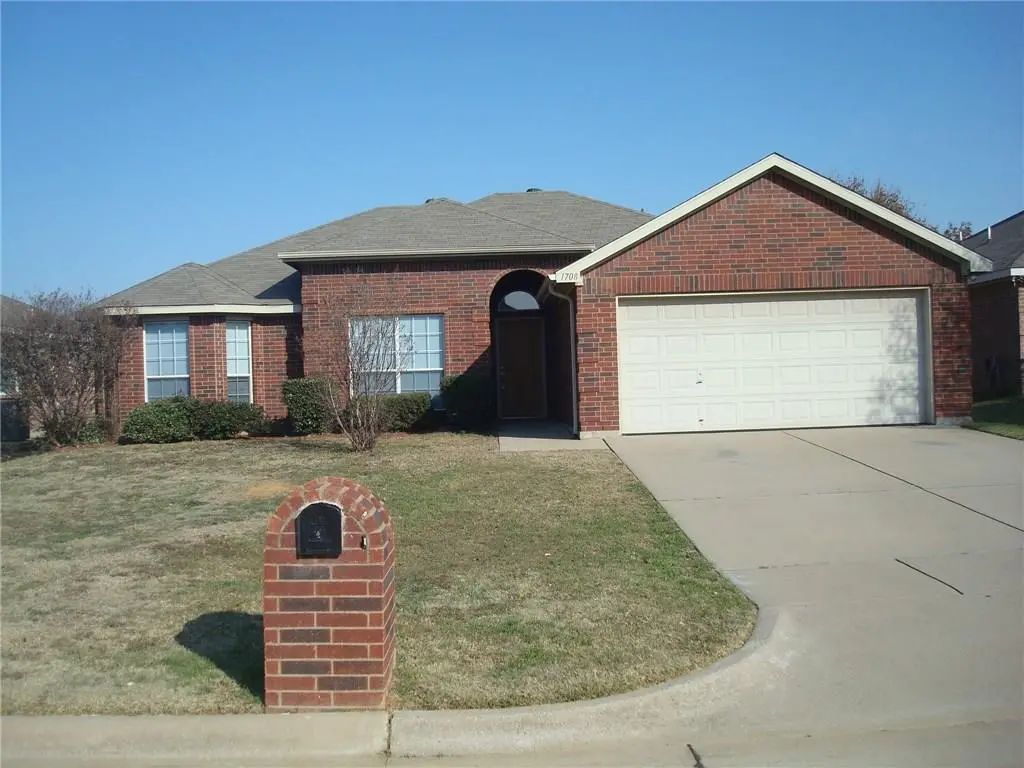 1708 Martinique Drive, Mansfield