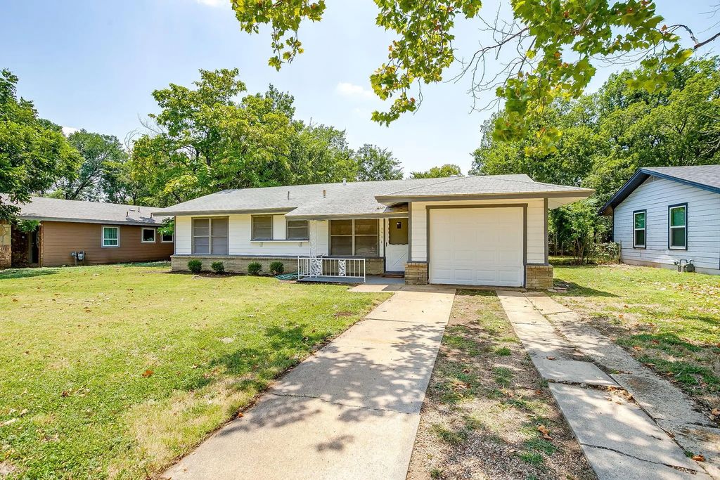 5454 Mcconnell Drive, Fort Worth