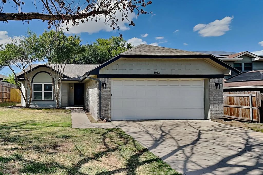 1012 W Hills Terrace, Saginaw