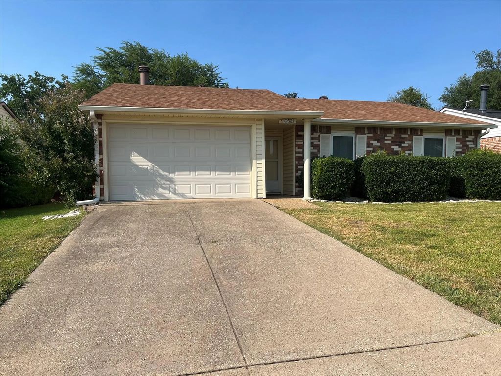 521 Fairhaven Drive, Allen