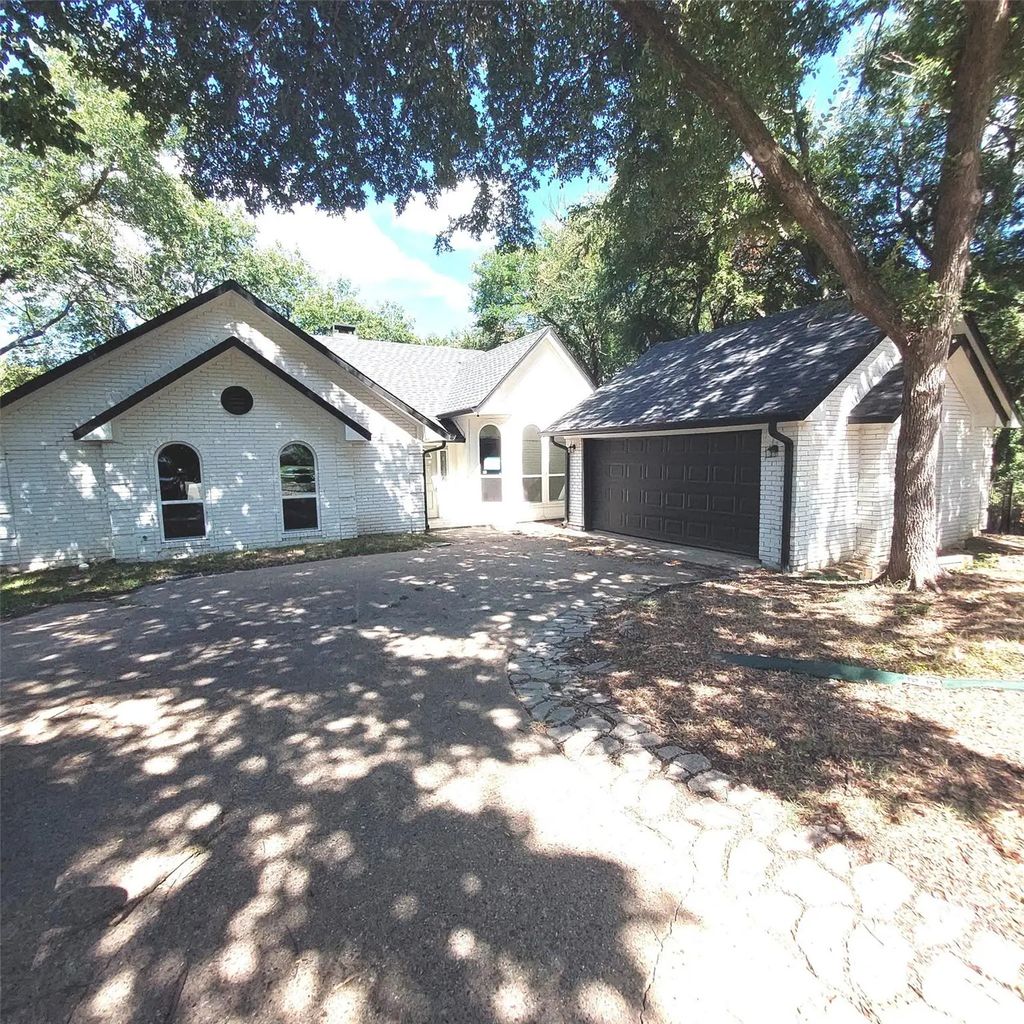 1902 Merrimac Trail, Garland