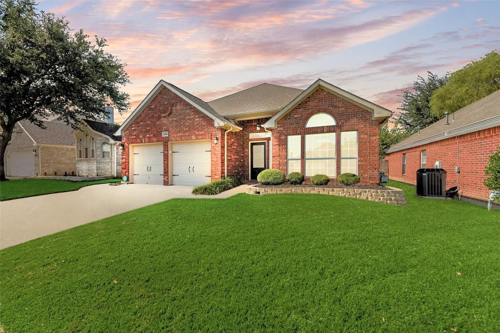 4601 Angelina Way, Fort Worth