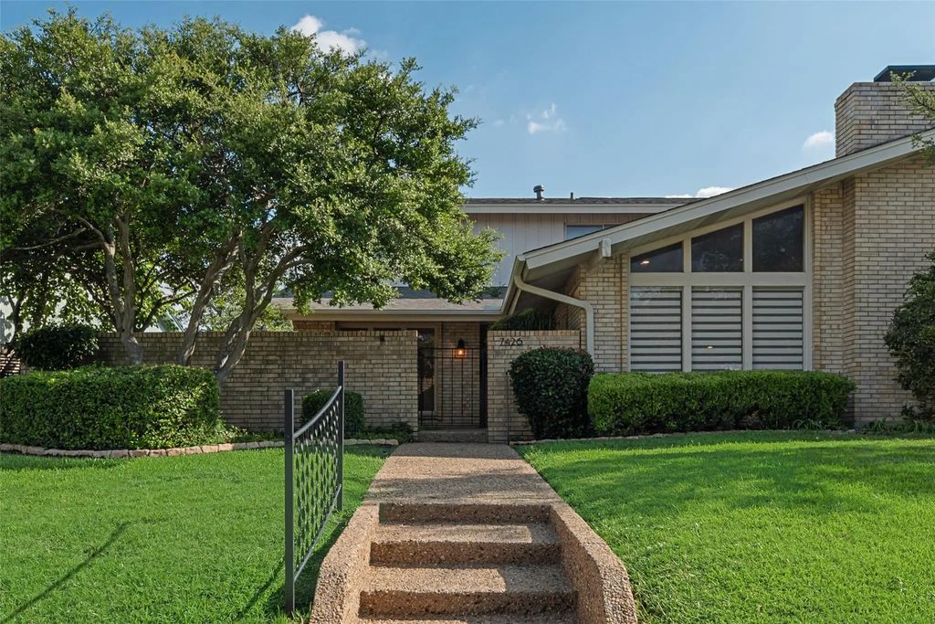 7426 Woodthrush Drive, Dallas