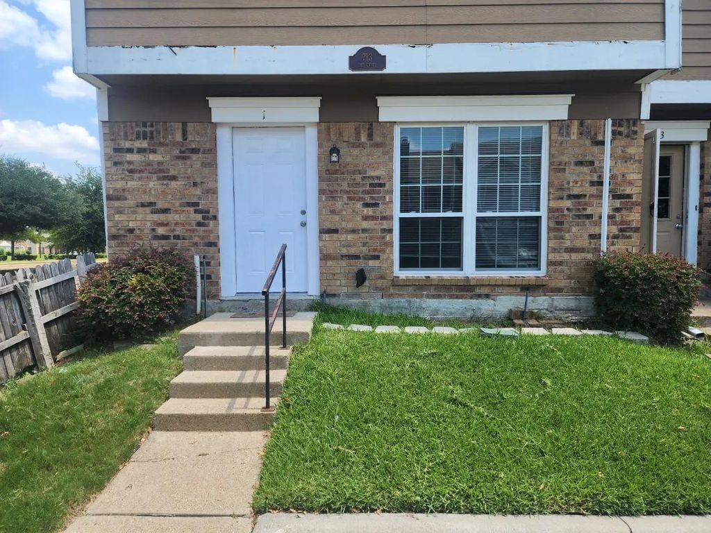 713 Lee Street 1, Mesquite