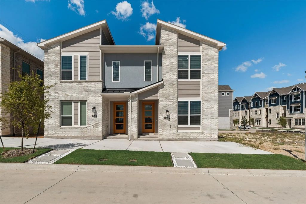909 Ash Road, Plano