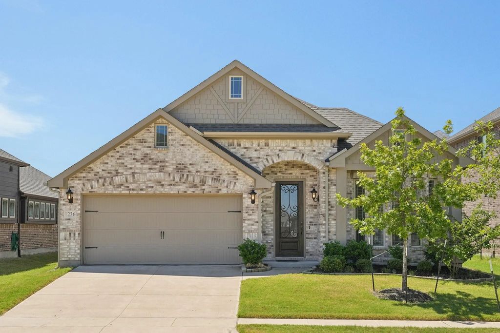 1236 Arrowwood Drive, Aubrey