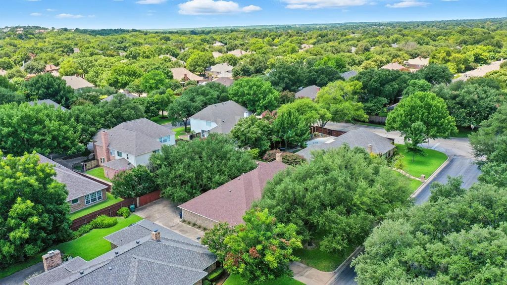 6713 Meadows West Drive S, Fort Worth