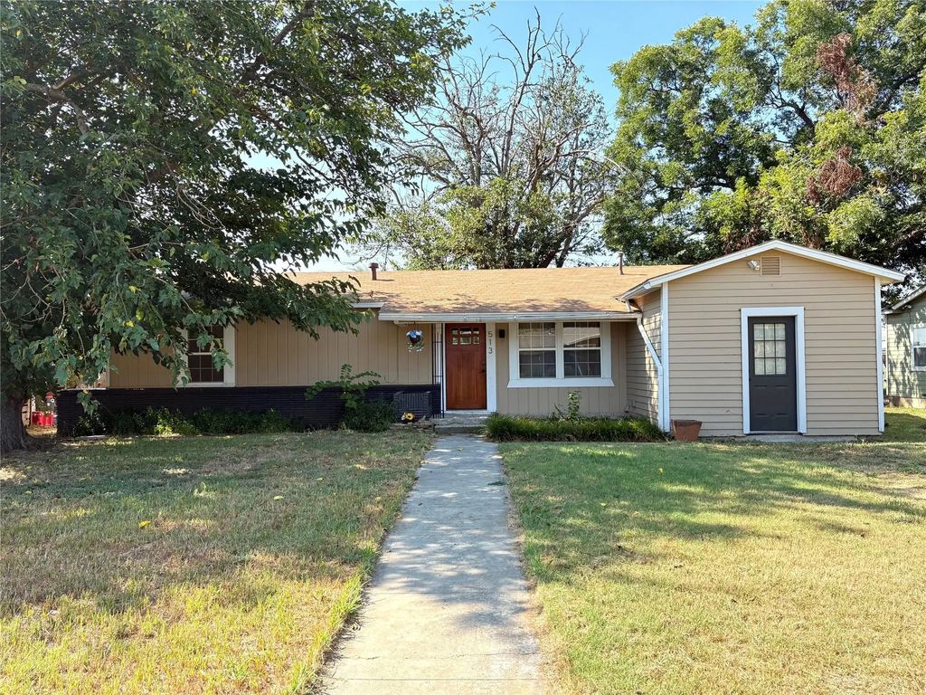 513 E Conner Street, Eastland