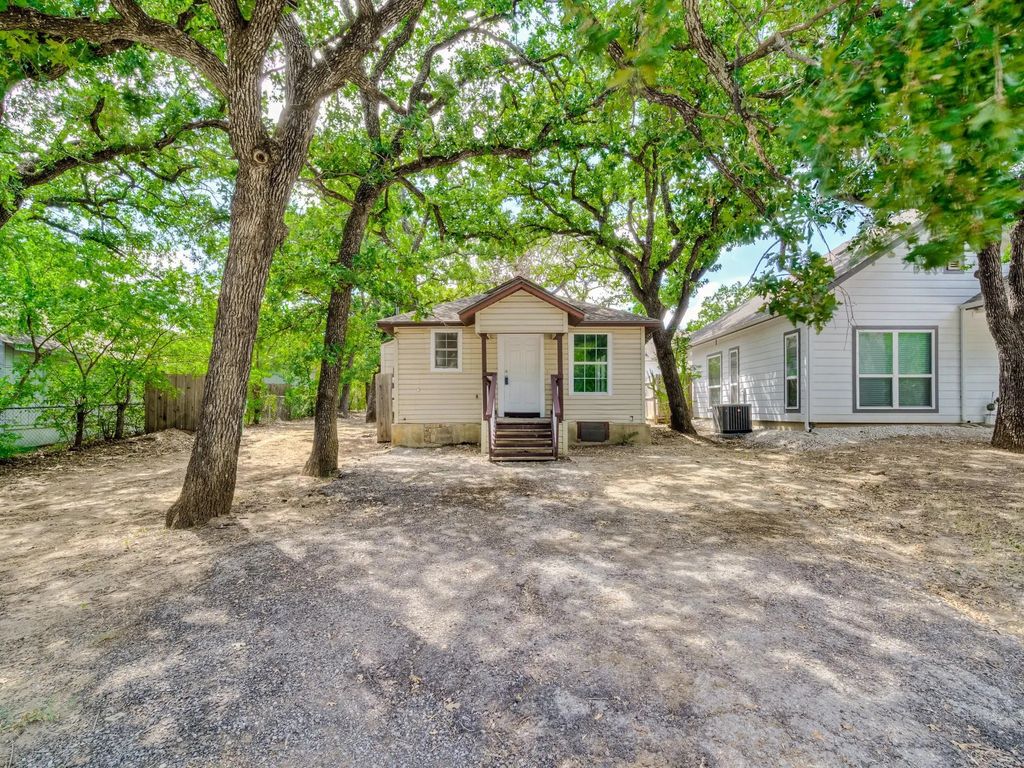 423 Jannie Street, Denton