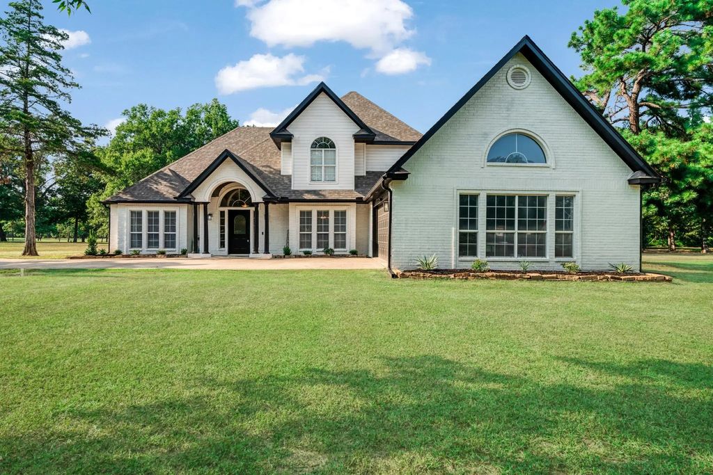 77 County Road 3010, Clarksville