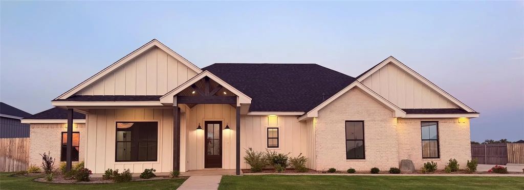 173 Windy Hill Drive, Tuscola