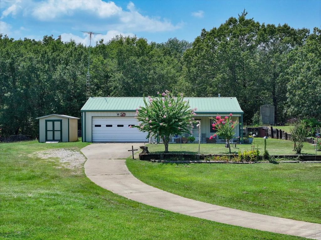 2063 Rs County Road 2370 Road, Alba