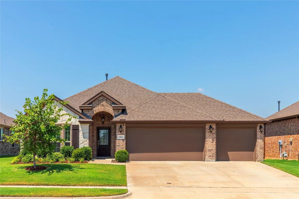 2104 Adriana Drive, Anna