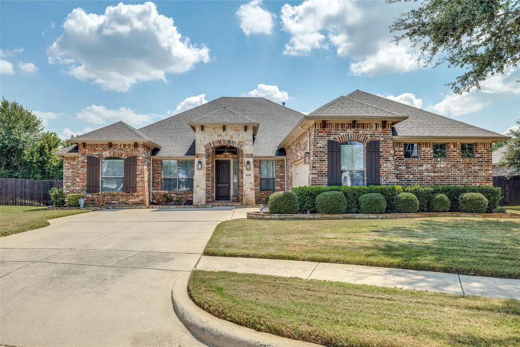 8001 Comstock Drive, Arlington