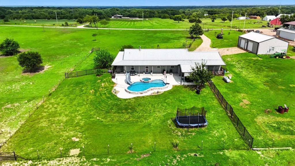 1106 Private Road 425, Whitewright