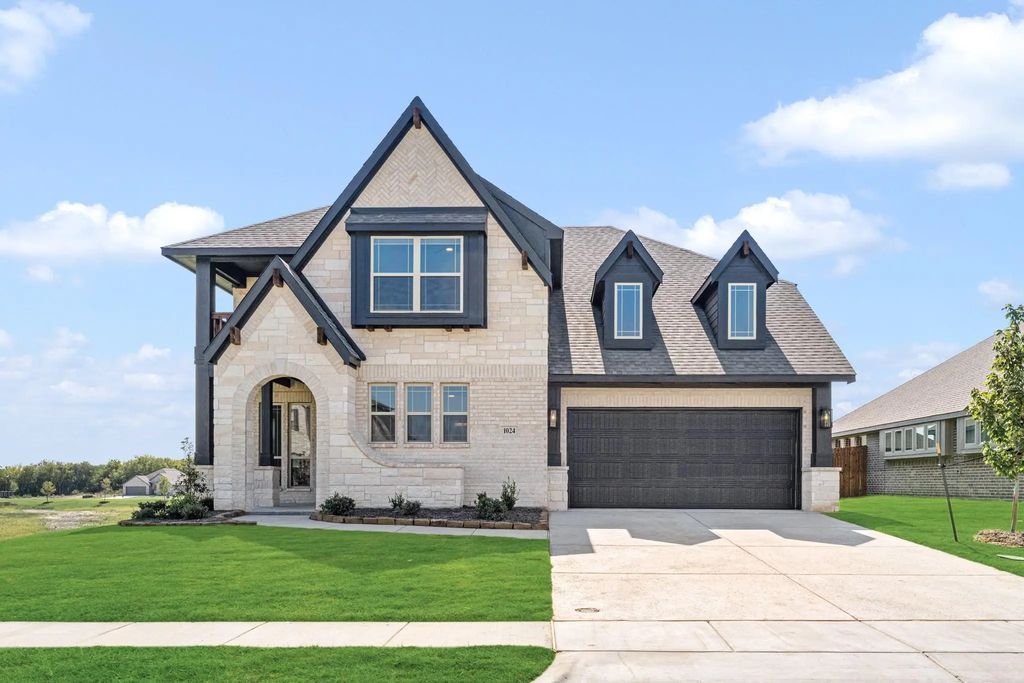 1024 Pineview Lane, Crowley
