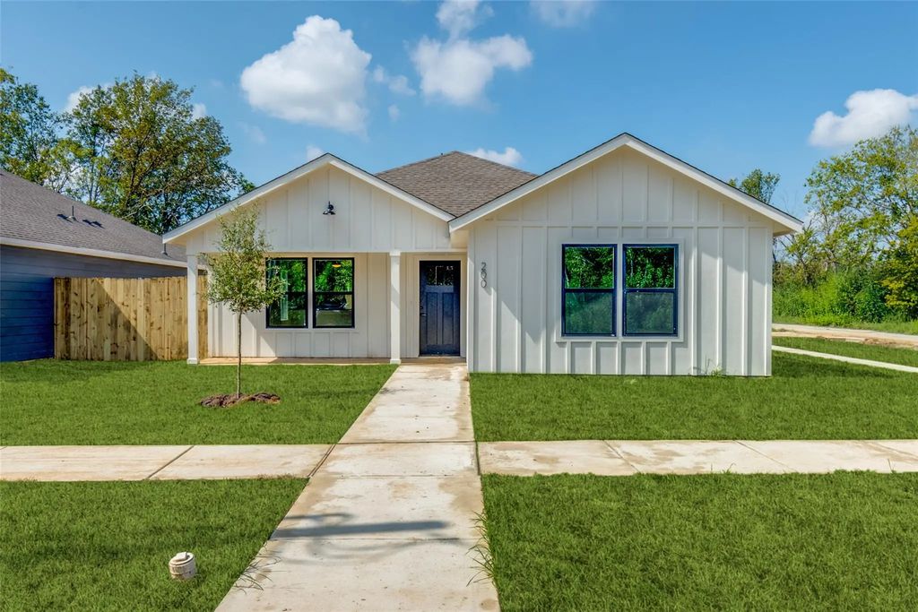 200 Campbell Street, Terrell