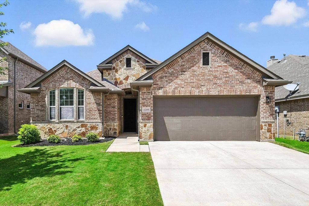1209 Trumpet Drive, Fort Worth